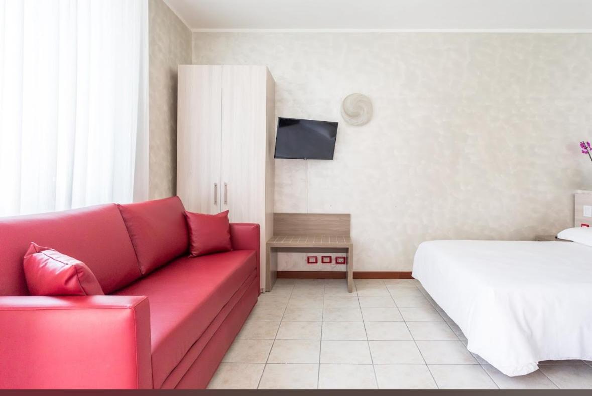 Hotel Italia ดอร์เมลเล็ตโต ภายนอก รูปภาพ